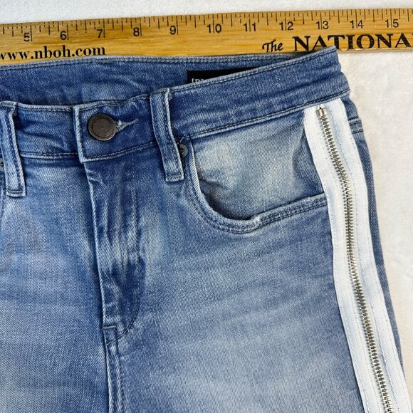 Blanknyc Light Wash Skinny Jeans W/ White Side Zipper & Raw Hem Size 27 - Picture 8 of 15